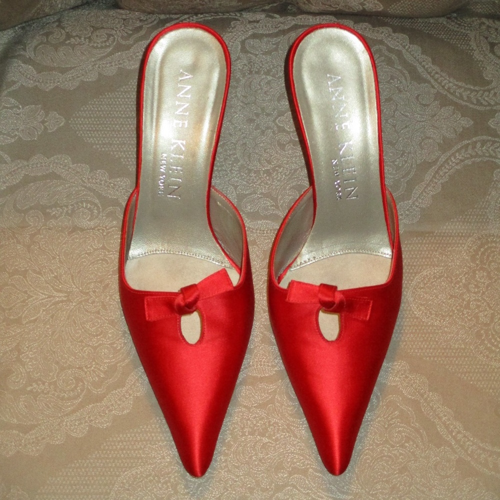 RED SATIN MULE
